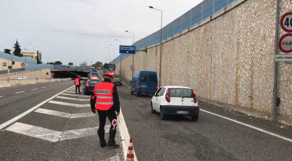 Carabinieri, posto di blocco Scanzano