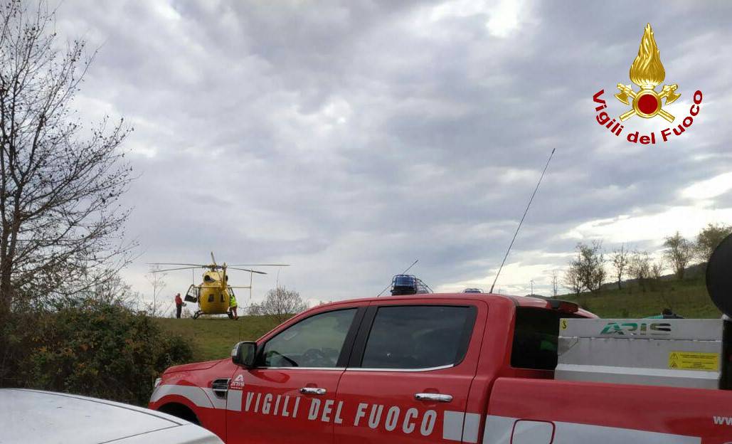 I vigili del fuoco durante i soccorsi