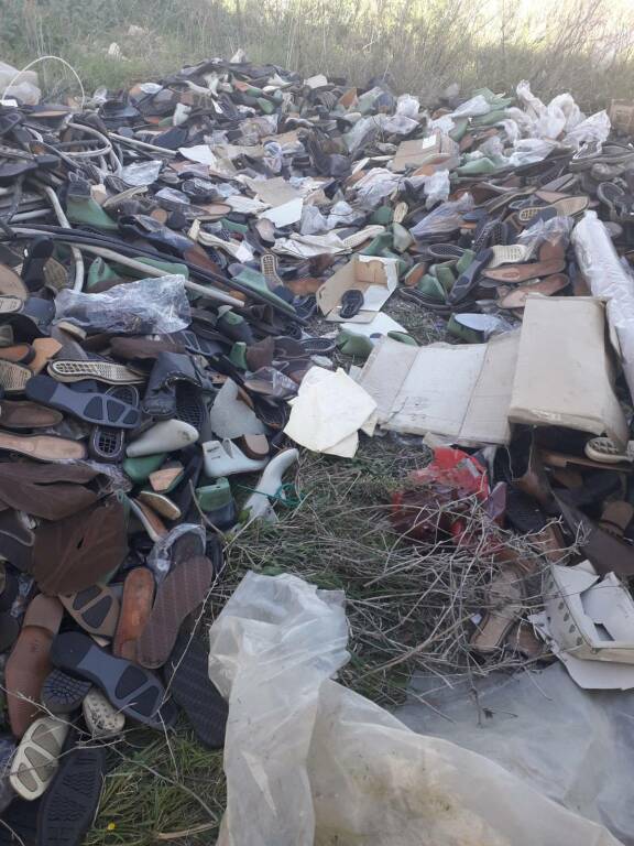 Smaltimento illecito di rifiuti, Carabinieri forestali sequestrano aree a Pisticci e Scanzano Jonico