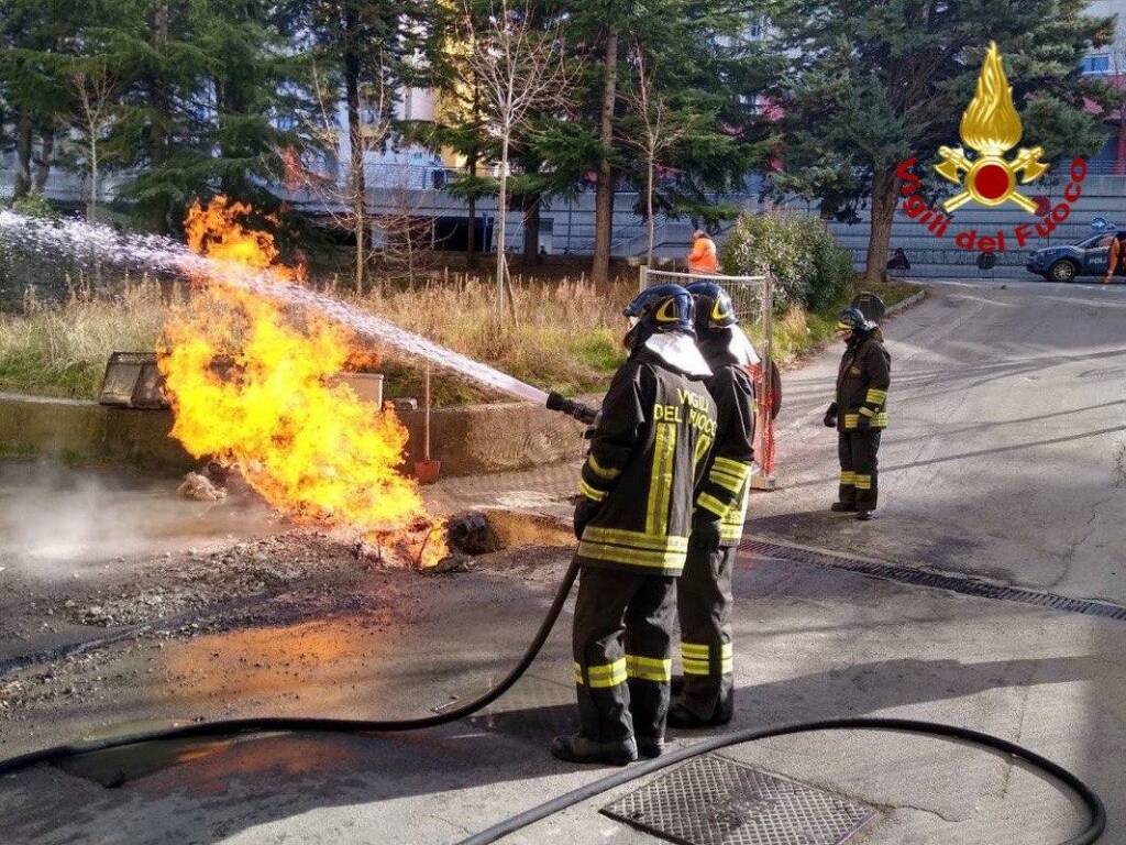 Condotta gas incendiata, intervento vigili del fuoco