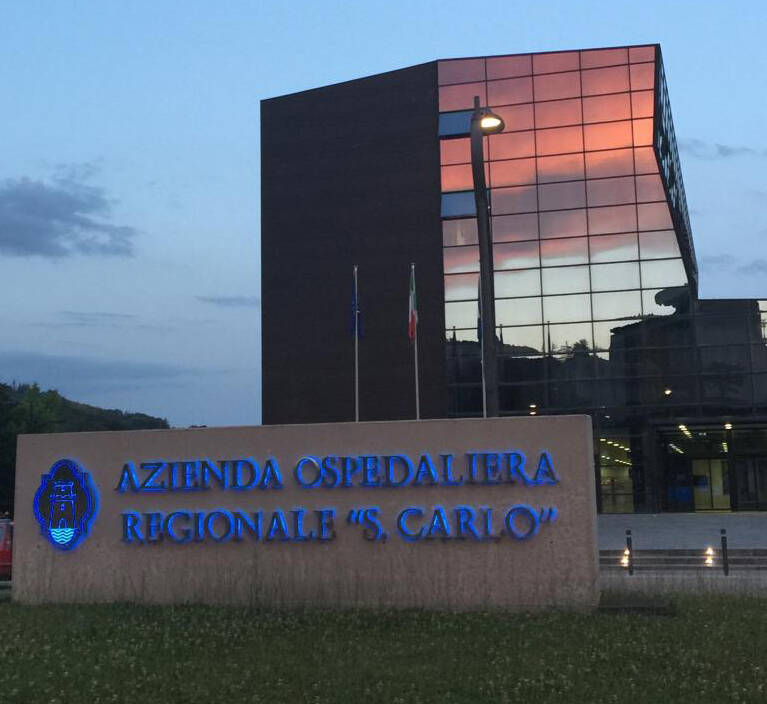 Covid Basilicata: focolaio all’ospedale San Carlo, 9 operatori sanitari positivi in Ginecologia