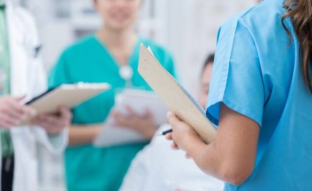 Ospedali non chiudono ma il 57% dei medici salta i riposi settimanali