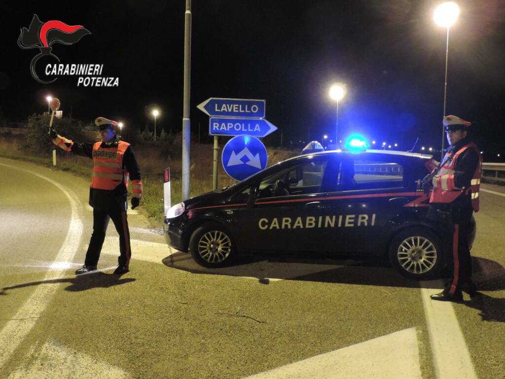 Furto d’auto a Lavello, dopo inseguimento Carabinieri recuperano il veicolo