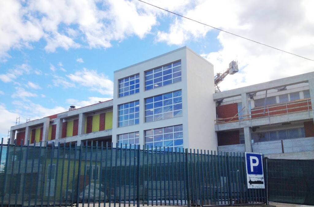 Comitato Difesa ospedale Tinchi: “Esposito venga con noi a visitare la struttura”