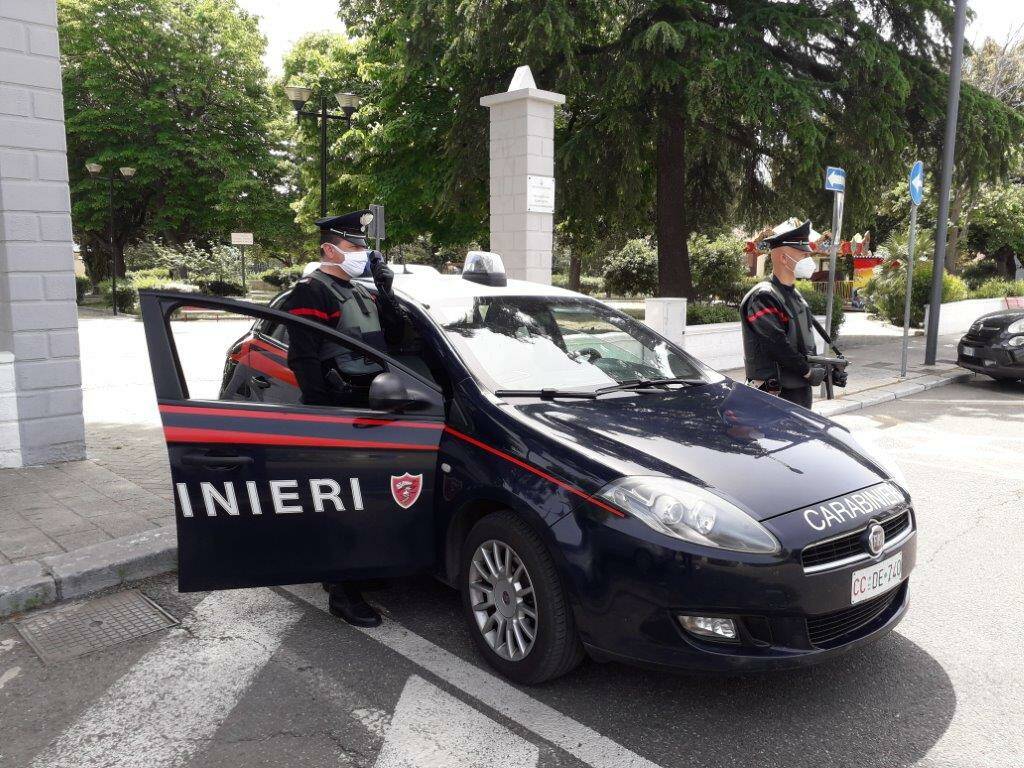 Policoro: Finisce fuori strada con auto rubata, arrestato dai carabinieri