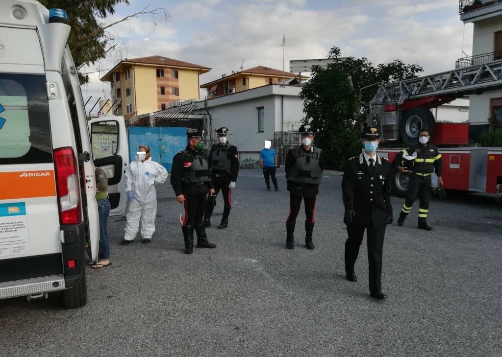 Policoro: si barrica in casa, intervengono i carabinieri