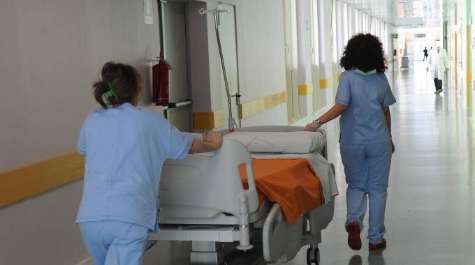 Azienda sanitaria Matera, “lavoratori addetti alla sterilizzazione esclusi dallo screening covid”