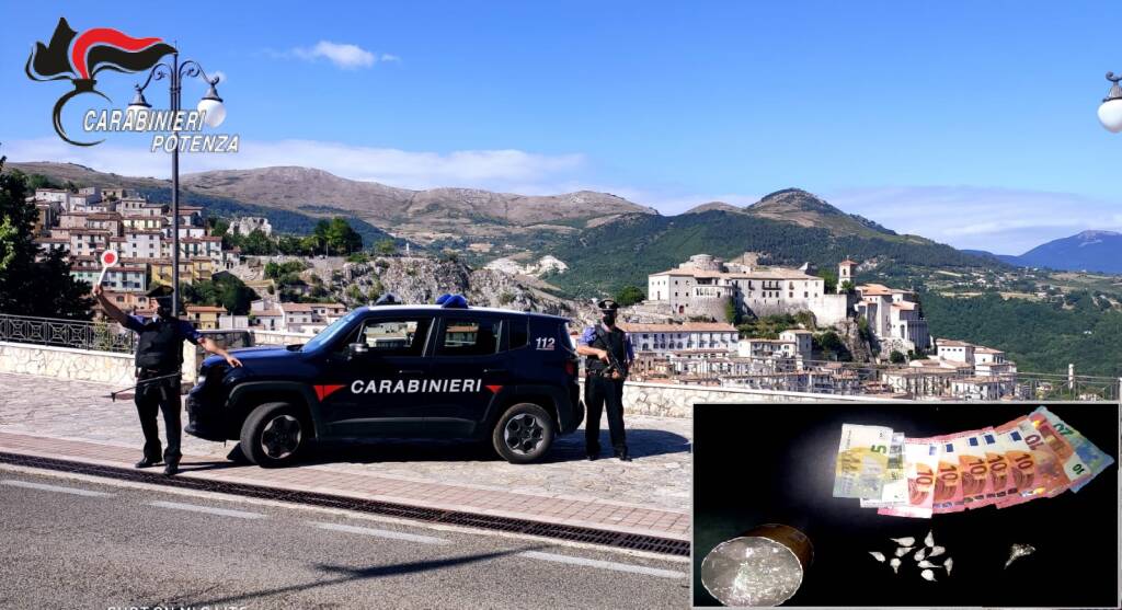 Sorpreso con 10 dosi di cocaina: carabinieri arrestano 42enne a Muro Lucano