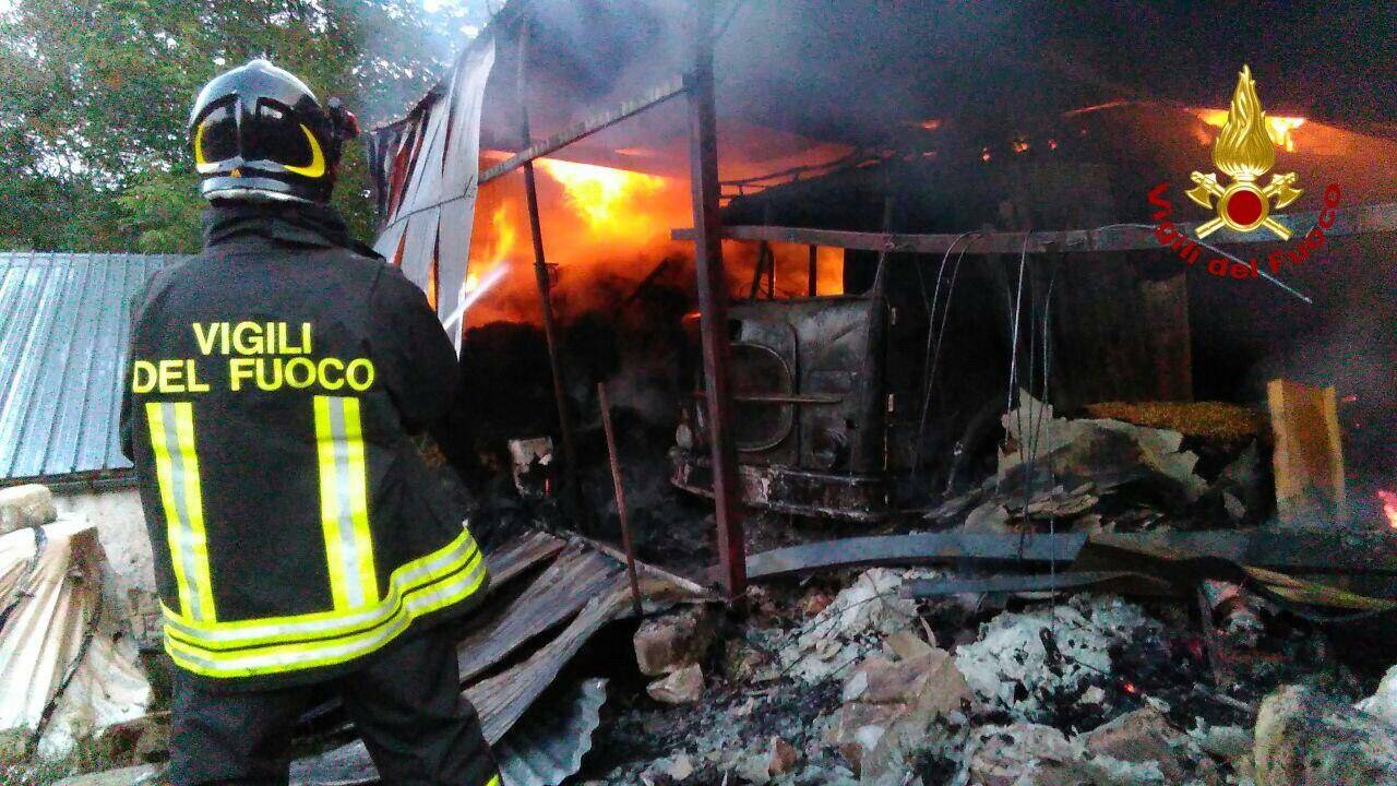 Terzo rogo in pochi giorni a Scanzano Jonico: altro incendio nello stabilimento balneare già colpito