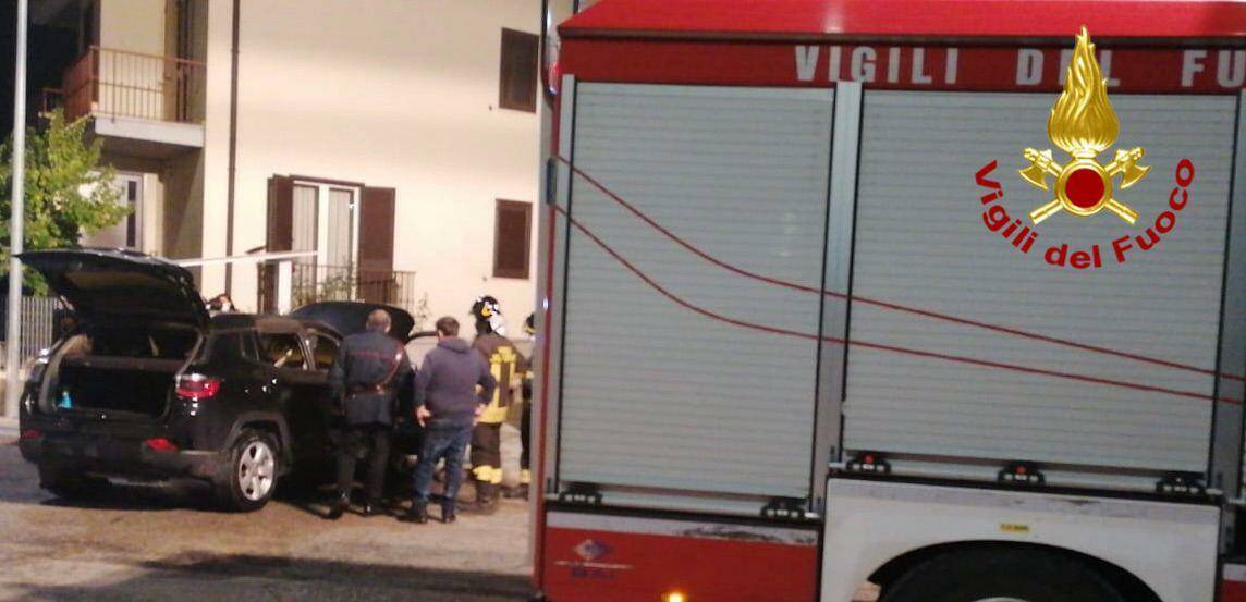 In fiamme autovettura a Palazzo San Gervasio: si sospetta incendio doloso