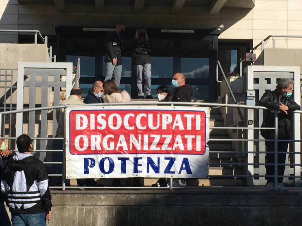 Reddito minimo d’inserimento: sit-in davanti alla Regione Basilicata