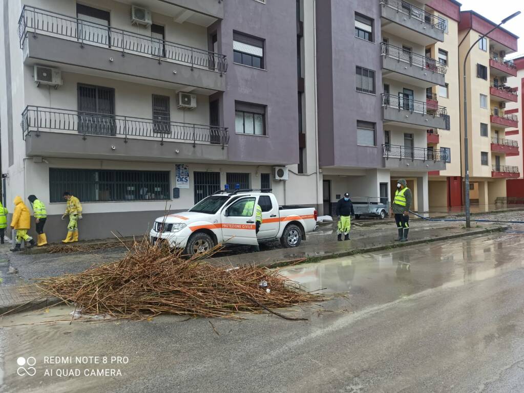 Volontari lucani della Protezione civile in Calabria per aiutare le popolazioni colpite dall’alluvione