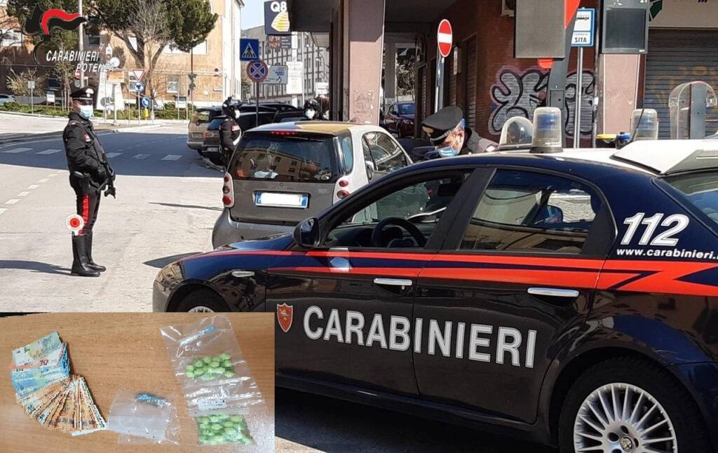 Sorpreso con quasi 50 grammi di droga in auto, 41enne arrestato dai Carabinieri a Potenza