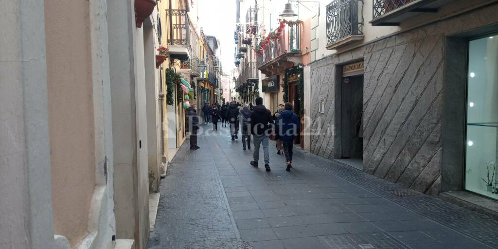 Potenza, in dieci anni 84 negozi in meno nel centro storico