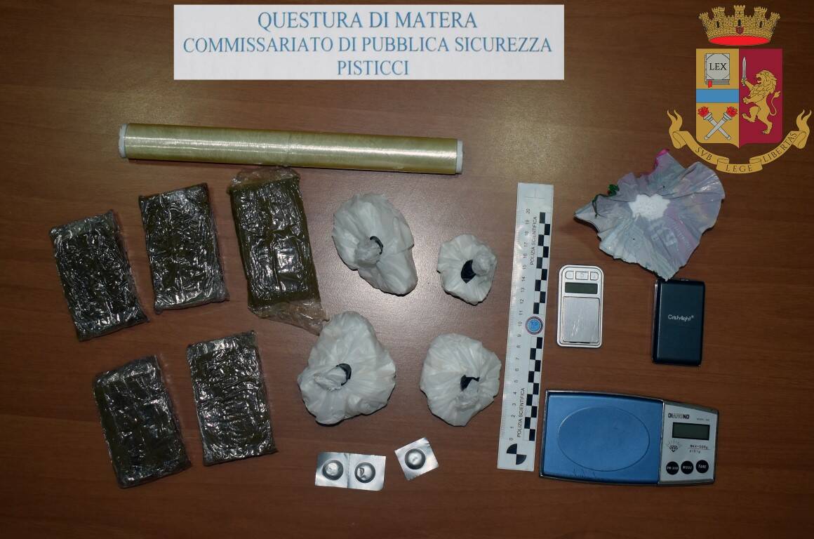 Sorpresi con 300 grammi di cocaina e 500 di hashish, due giovani arrestati a Marconia (Pisticci)