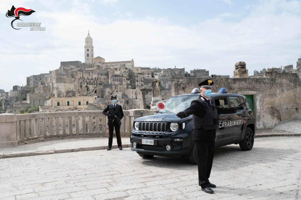 Controlli dei carabinieri a Matera e provincia: denunce, sanzioni e droga sequestrata