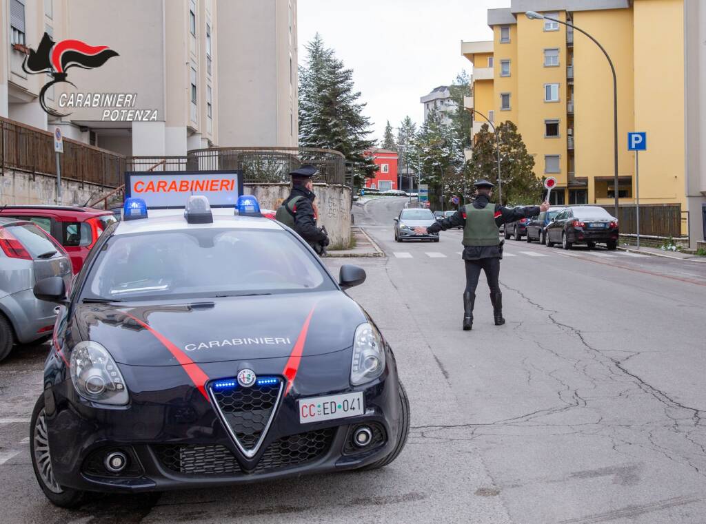 Potenza, controllo del territorio: armi e guida in stato di ebrezza, Carabinieri denunciano 8 persone