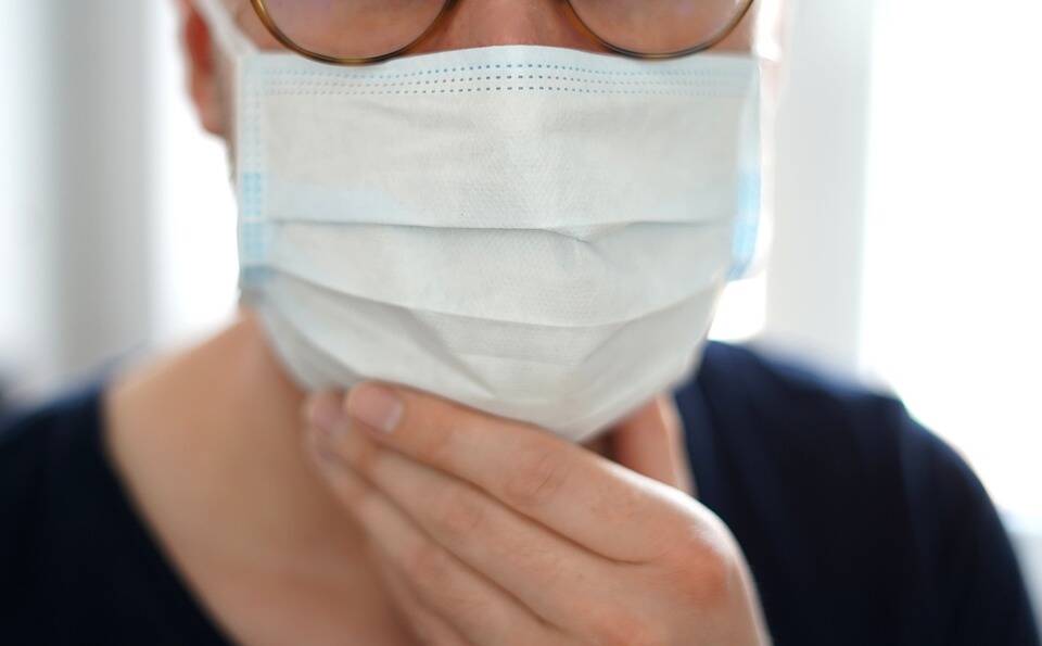 Covid, mascherine in ospedali e Rsa: nuove regole dal 1 maggio