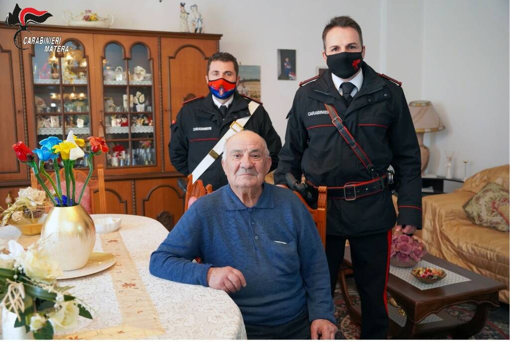 Pomarico, 87enne va a fare la spesa e scompare: rintracciato dopo una nottata dai Carabinieri e dai vigili urbani