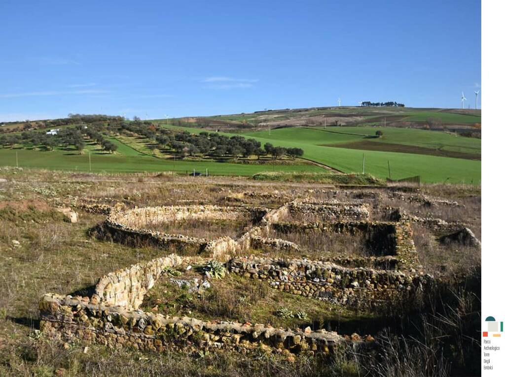 Deturpato il sito archeologico Torre degli Embrici