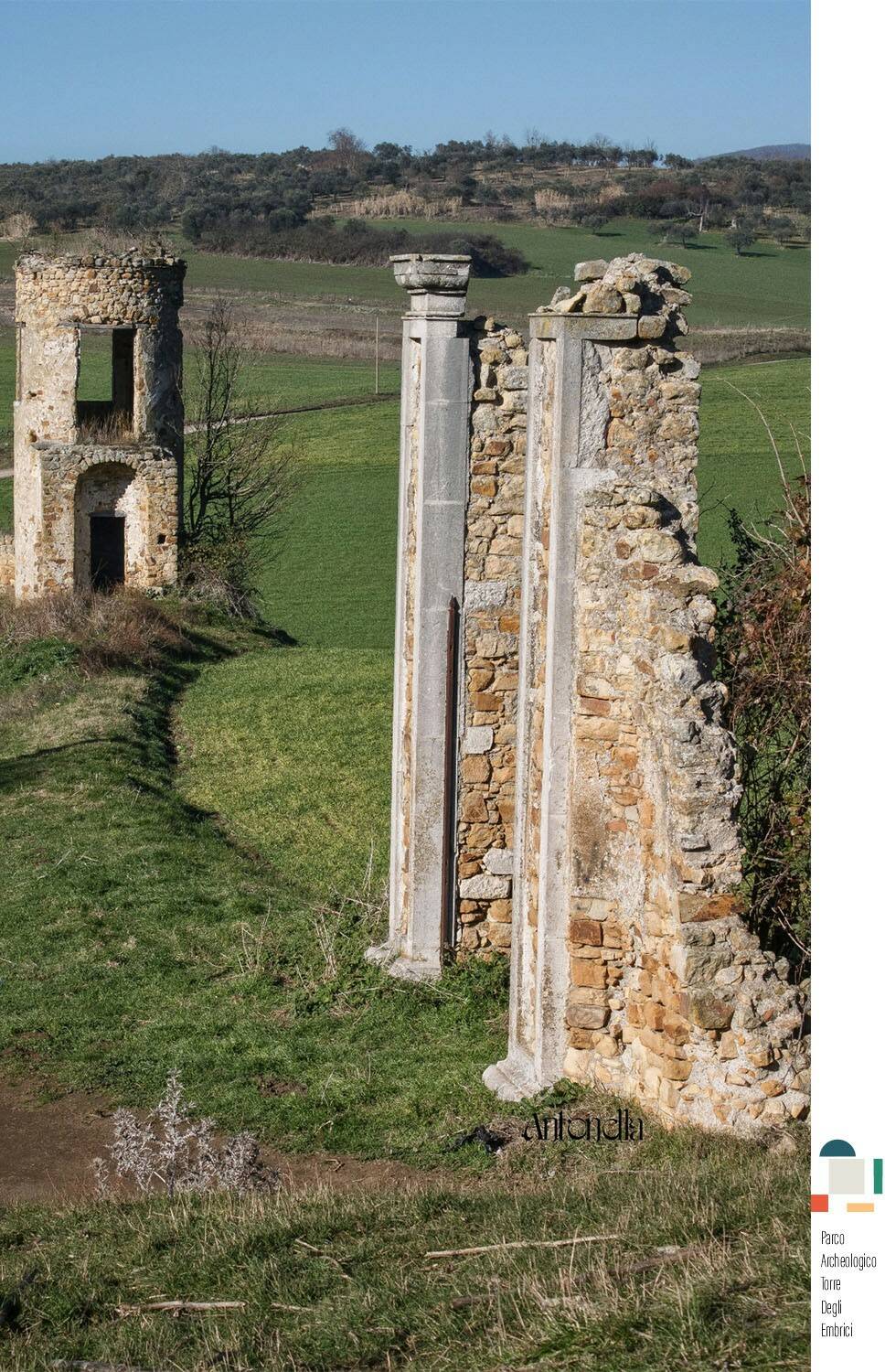 Deturpato il sito archeologico Torre degli Embrici