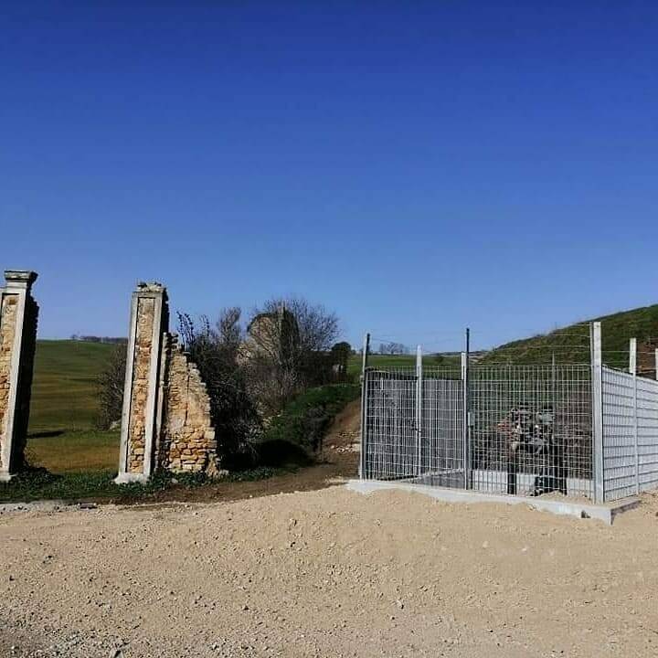 Deturpato il sito archeologico Torre degli Embrici
