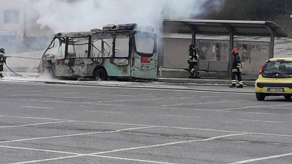 Autobus Trotta incendio