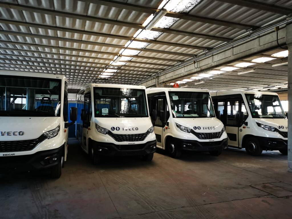Potenza, consegnati nuovi 23 autobus urbani