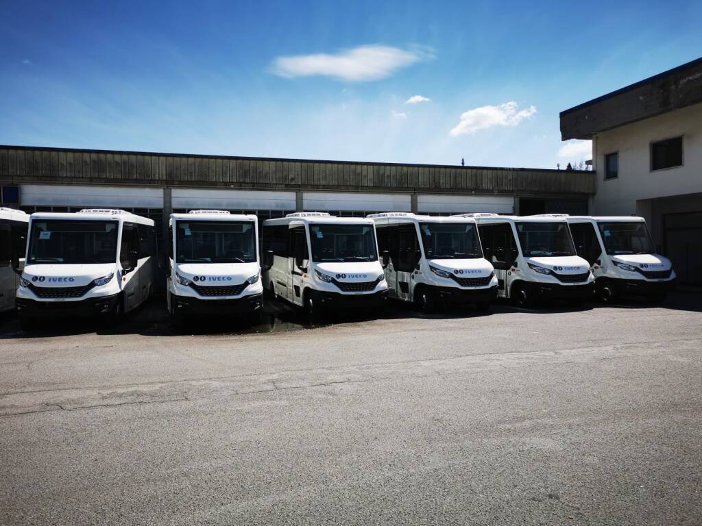 Potenza, consegnati nuovi 23 autobus urbani