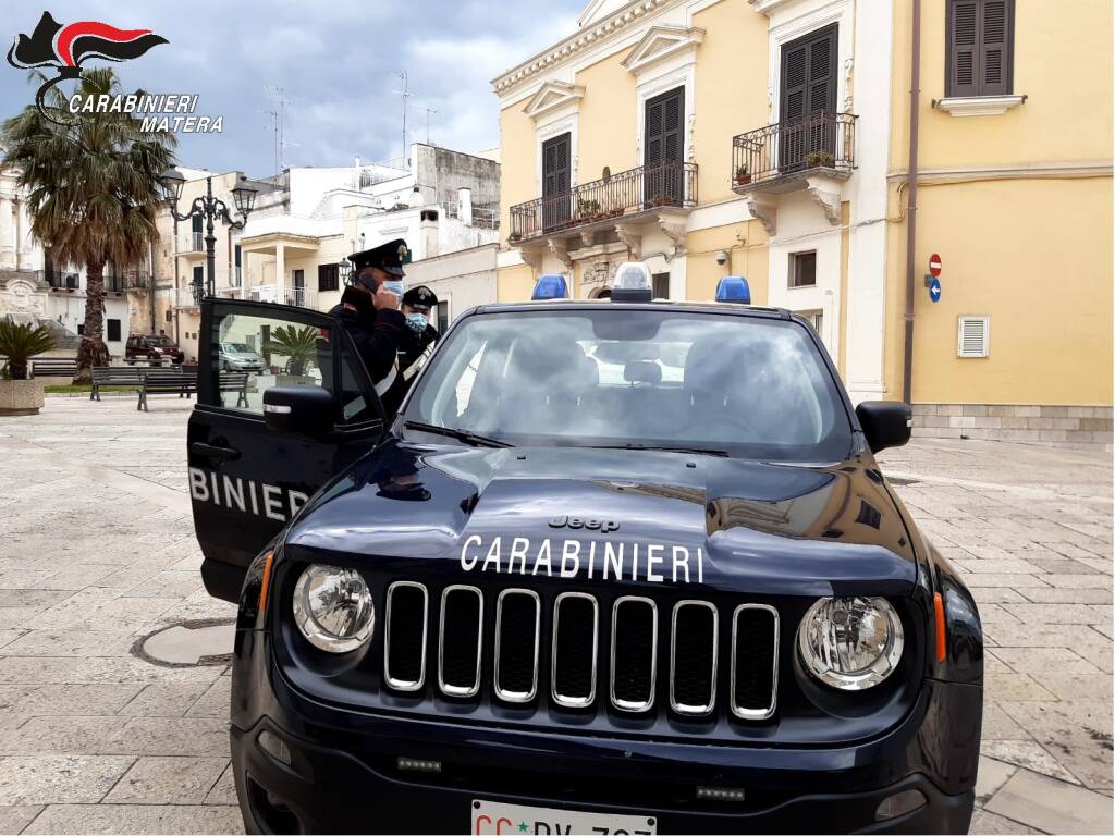 Botte e minacce a genitori e fratello per ottenere denaro, 46enne arrestato a Montescaglioso
