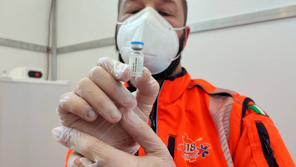 Vaccinazioni, a Matera l’open day per over 40
