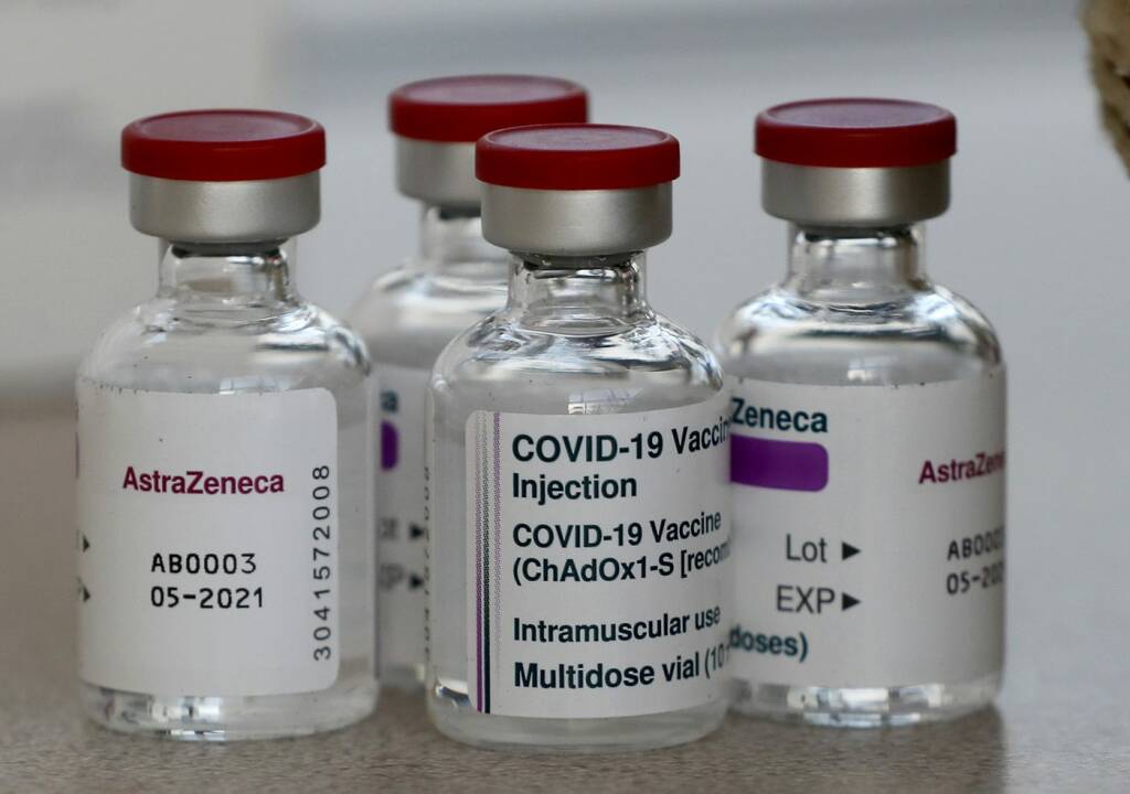 AstraZeneca, Aifa: “In Italia 34 casi trombosi dopo vaccino”
