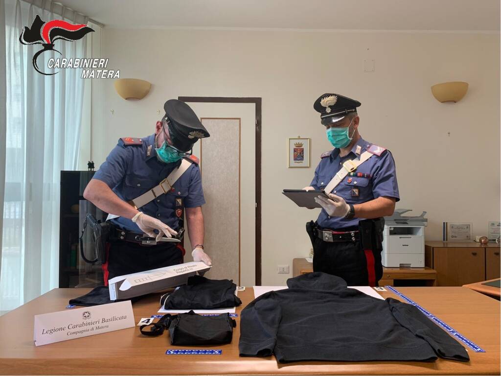 Carabinieri rapina