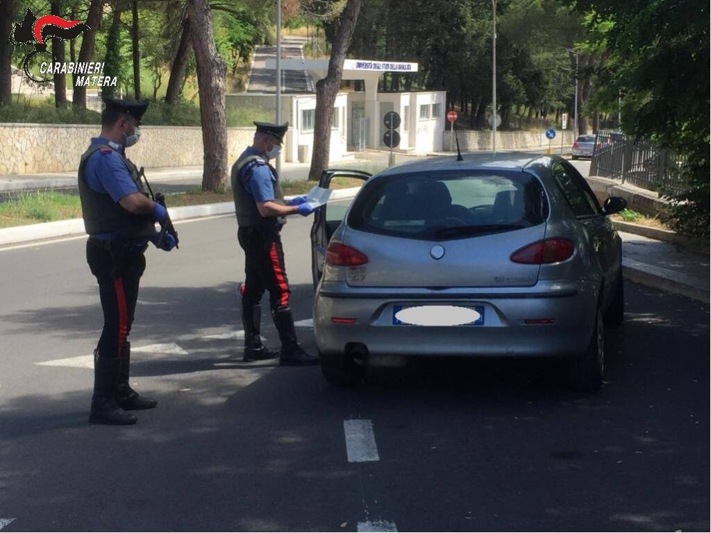 Guida in stato di ebrezza e senza patente: denunciati dai Carabinieri A Montescaglioso