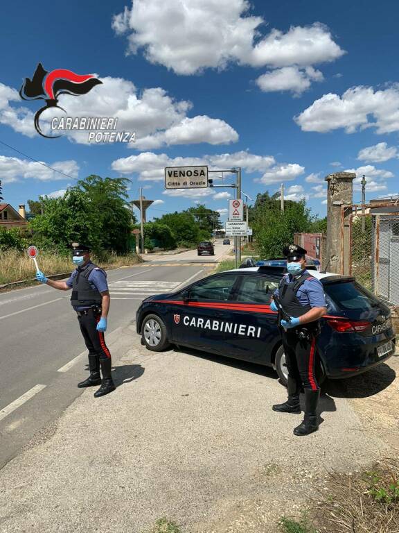 Venosa, sorpreso a cambiare banconote false: arrestato dai carabinieri