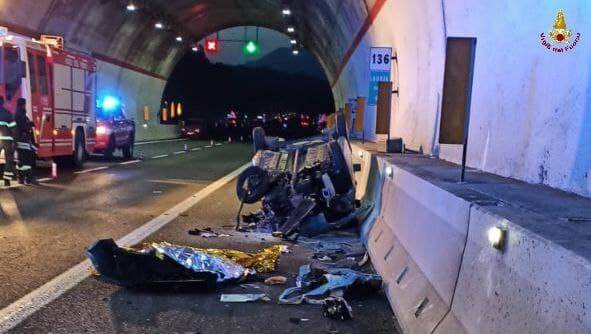 Incidente mortale sull’A2 a Lauria: due giovani vittime e quattro feriti