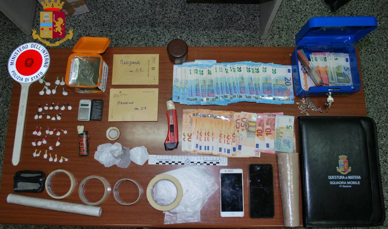 Spacciava cocaina al mercato ortofrutticolo, arrestato dalla Polizia 38enne materano