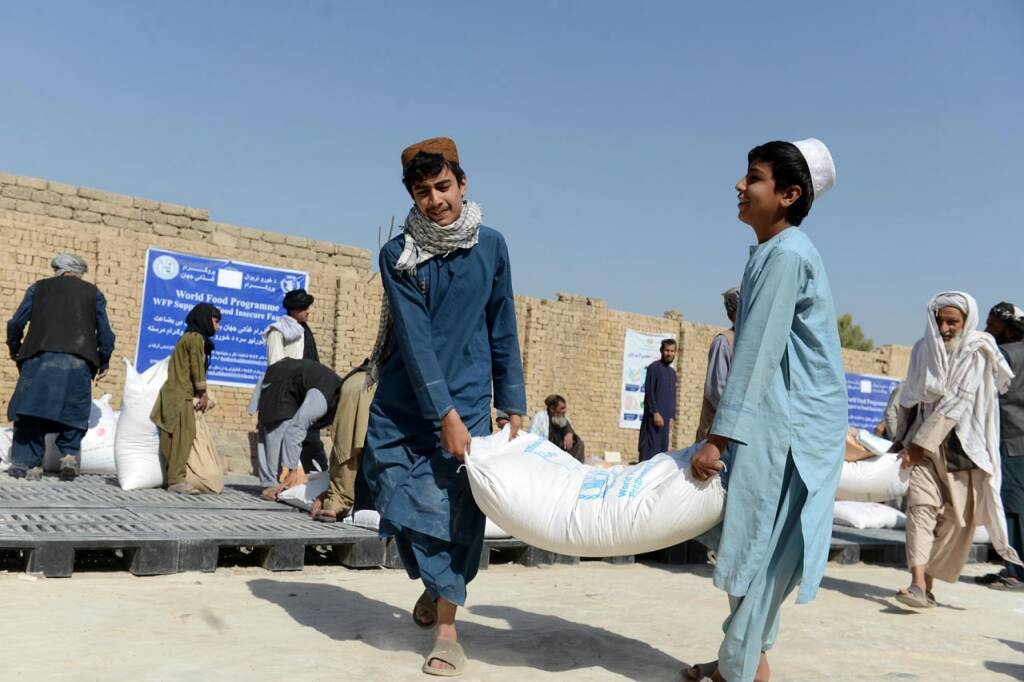 Il mondo in soccorso dell’Afghanistan per scongiurare la crisi umanitaria