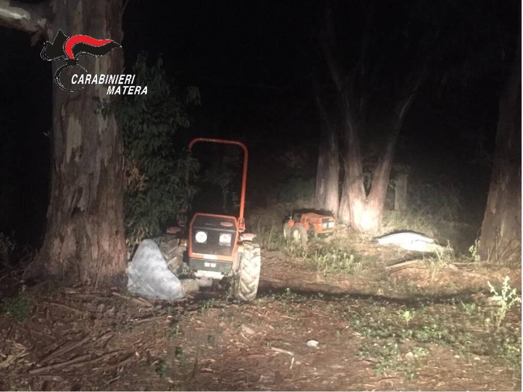 Furti di mezzi agricoli nel Metapontino: carabinieri ritrovano due trattori rubati