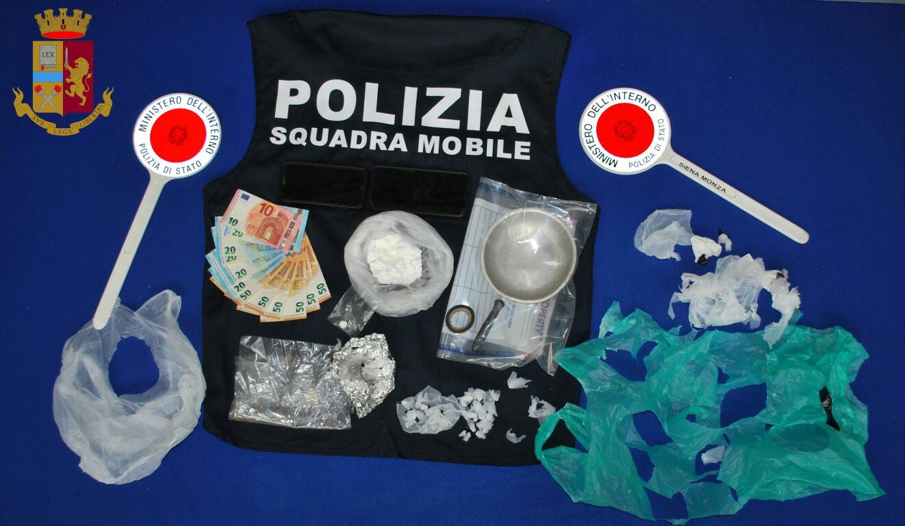 Montescaglioso, Polizia arresta un uomo: aveva con se 120 gr di cocaina