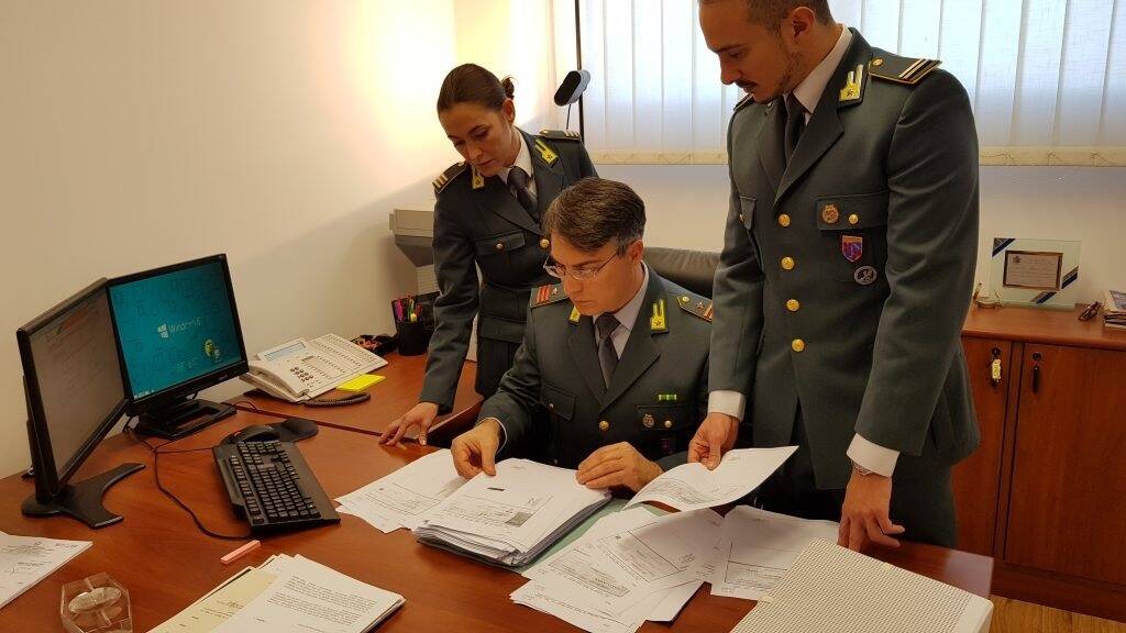 Appalti pubblici pilotati al Comune e alla Provincia di Matera, 3 arresti e 90 indagati