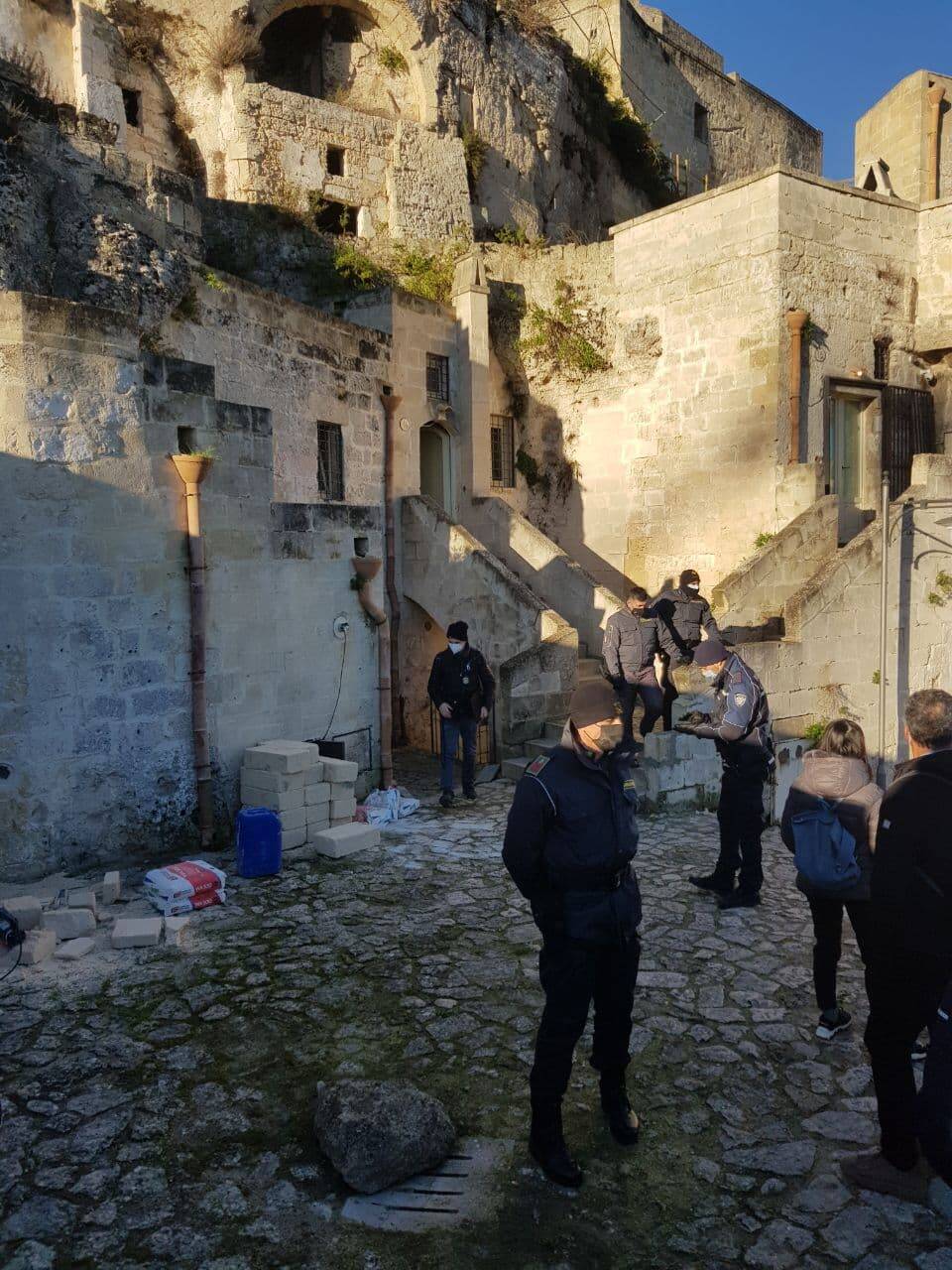 Matera, sgomberato il quartiere degli Artieri nel Sasso Barisano