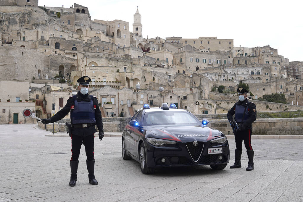 Matera, controlli a tappeto dei carabinieri: due denunce