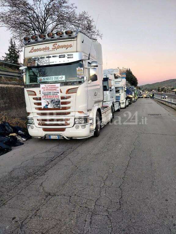 Caro carburante, camionisti in agitazione: “il governo non ha compreso la situazione”