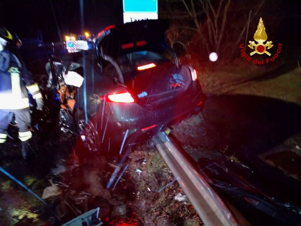 Incidente stradale nel Potentino, due feriti