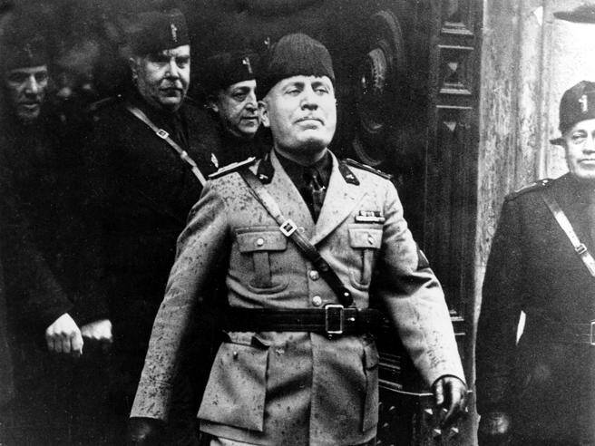 Carpi, Consigliera comunale M5S: “Giusto non revocare cittadinanza a Mussolini, fece del bene”