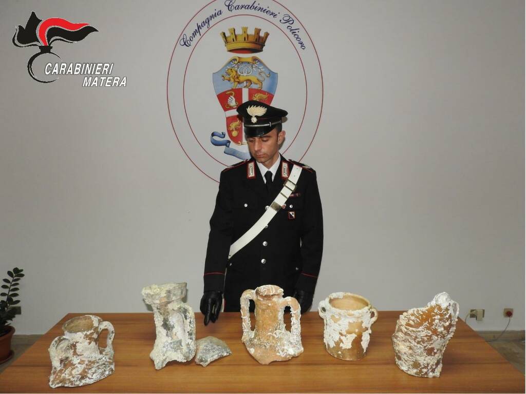 Scanzano Jonico, carabinieri ritrovano reperti archeologici