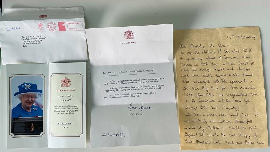 La Regina Elisabetta risponde agli auguri inviati dalla classe V B di Pomarico