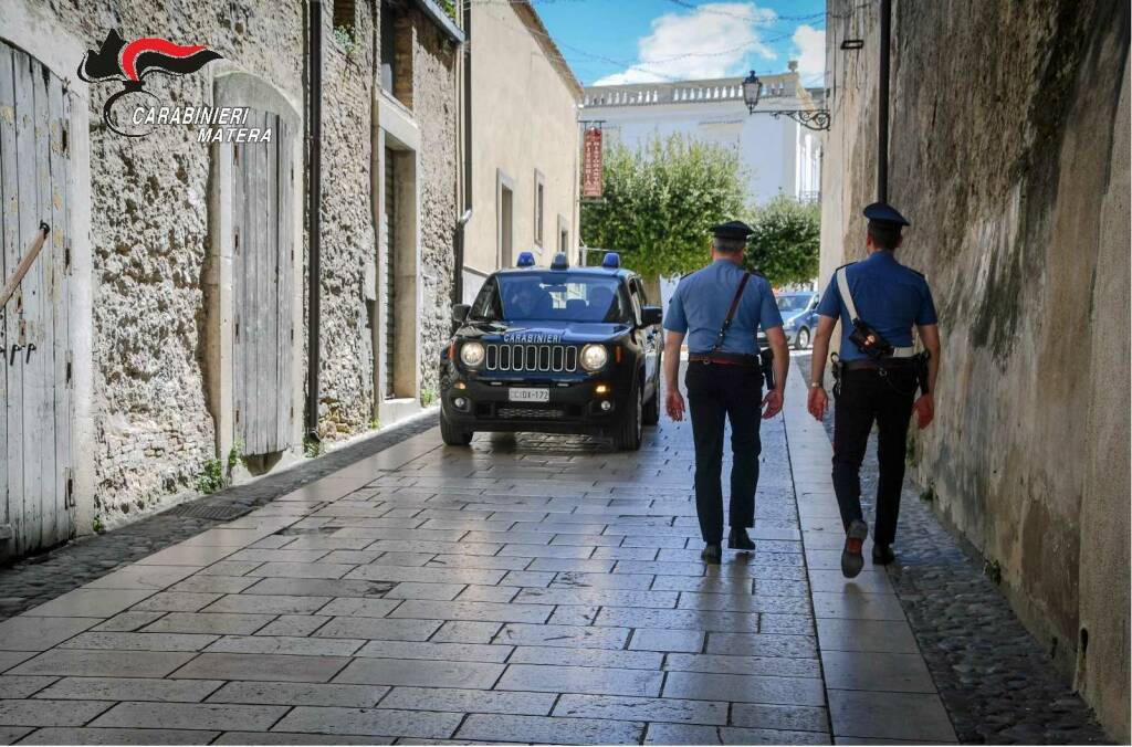 Anziana scippata a Irsina, carabinieri arrestano due salernitani