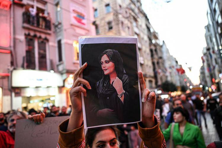 Iran, Ong: almeno 31 morti nelle proteste per Mahsa Amini